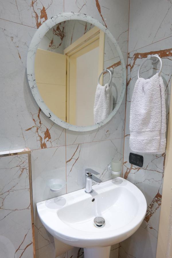 Hotel Dior Sarande Bagian luar foto