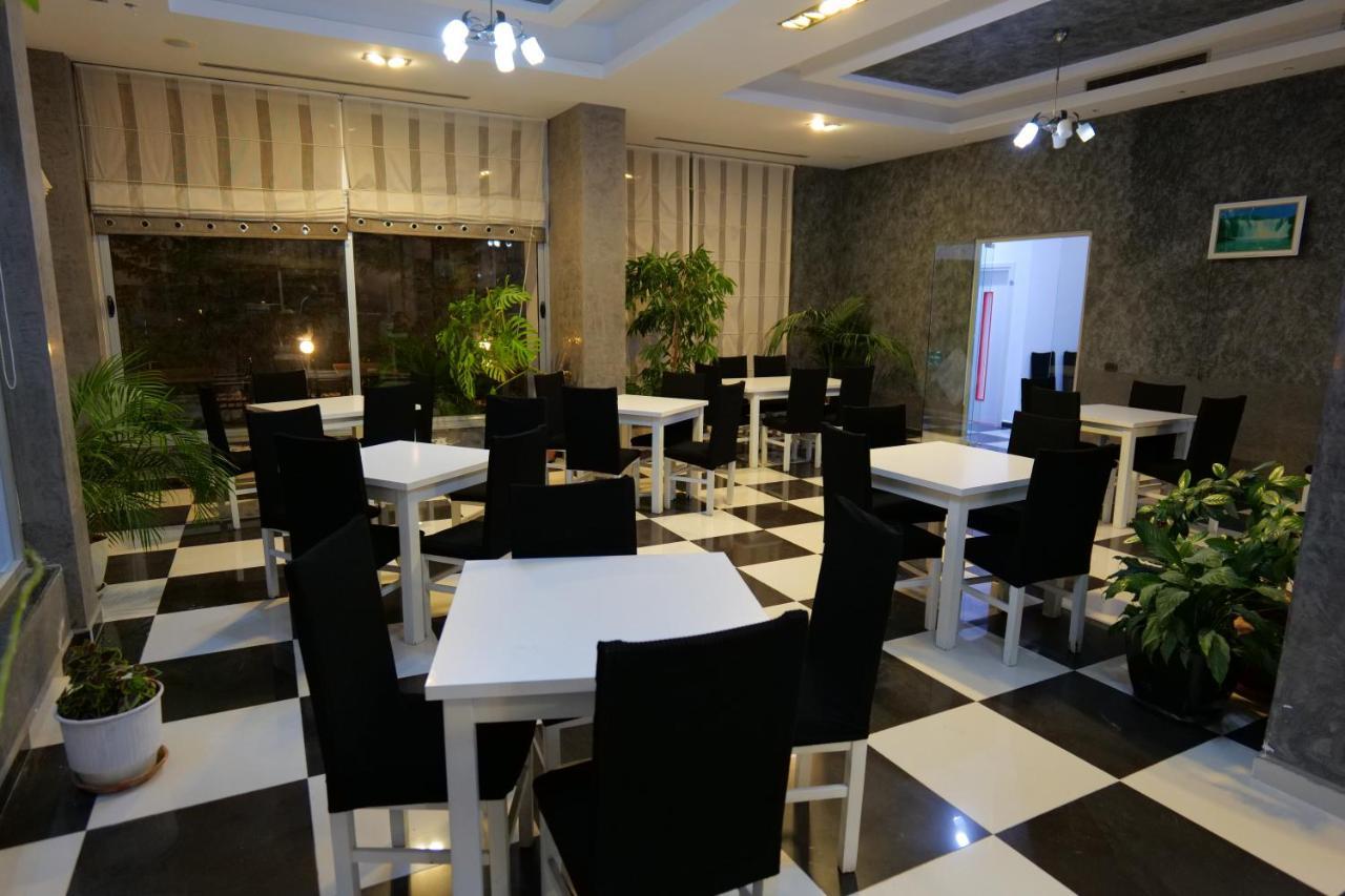 Hotel Dior Sarande Bagian luar foto